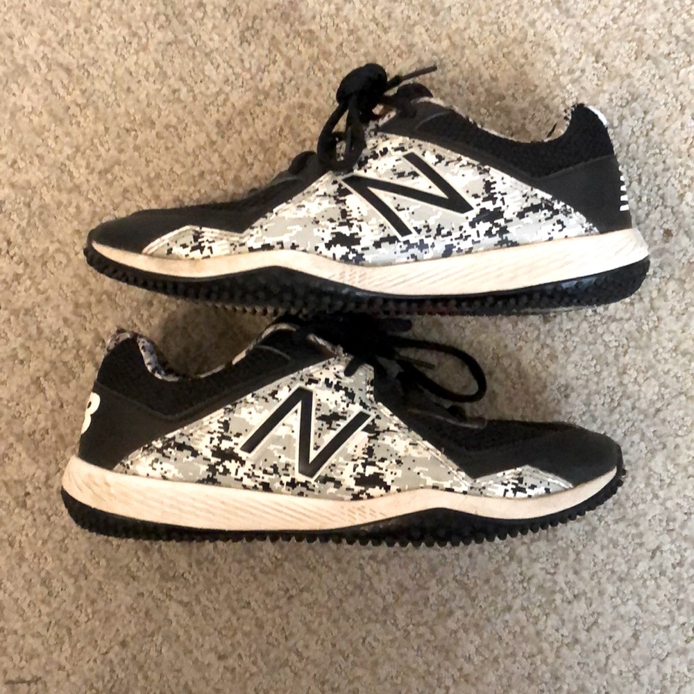 Youth New Balance baseball turf shoes sz 6
